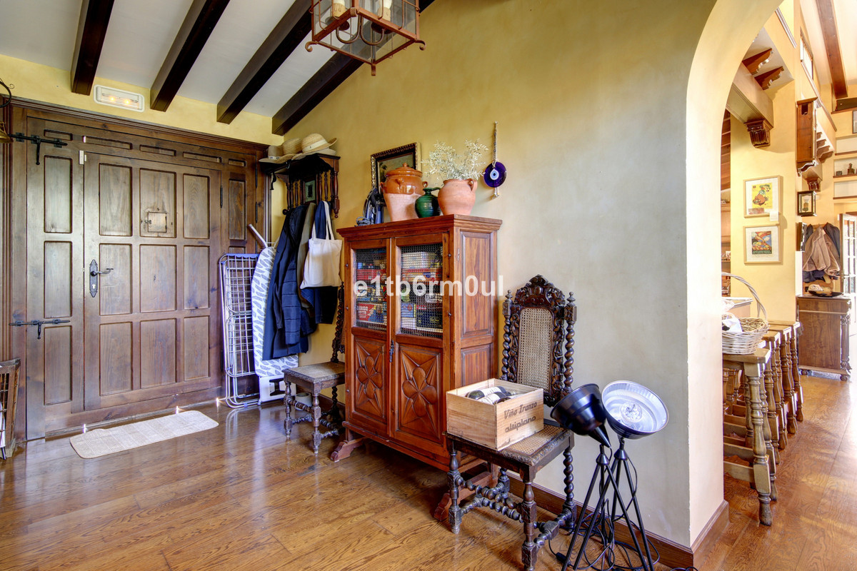 Se vende Finca - Cortijo de 5 dormitorios en Costa Del Sol, Málaga, España