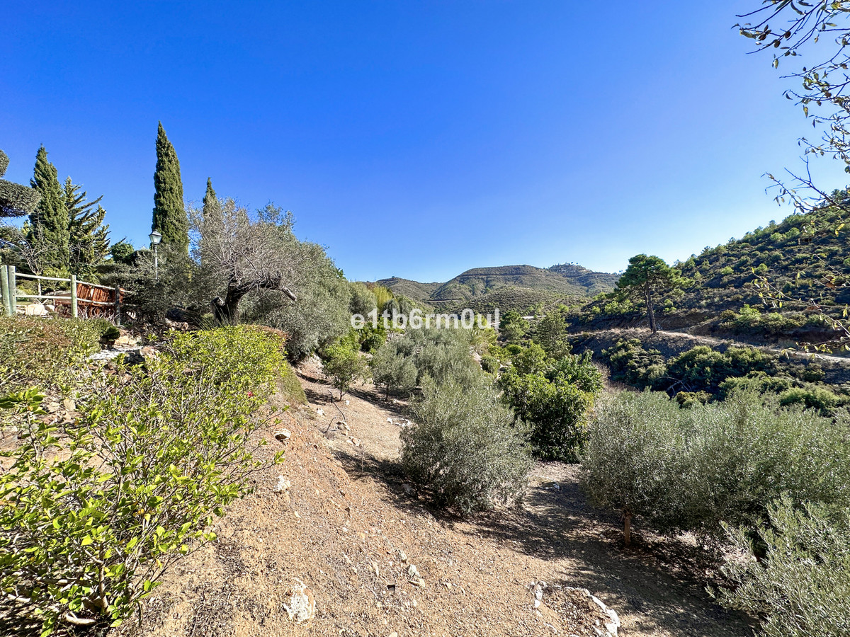 Se vende Finca - Cortijo de 5 dormitorios en Costa Del Sol, Málaga, España