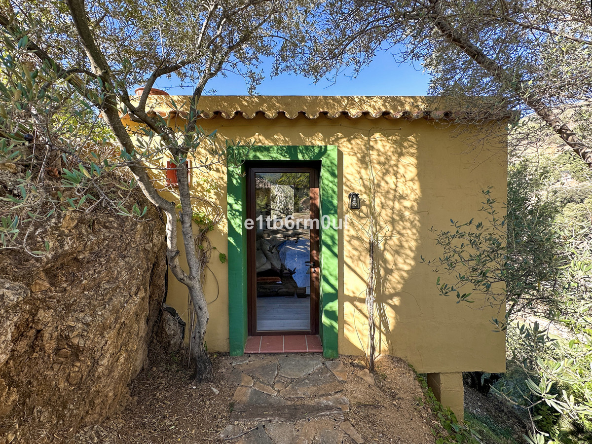 Se vende Finca - Cortijo de 5 dormitorios en Costa Del Sol, Málaga, España