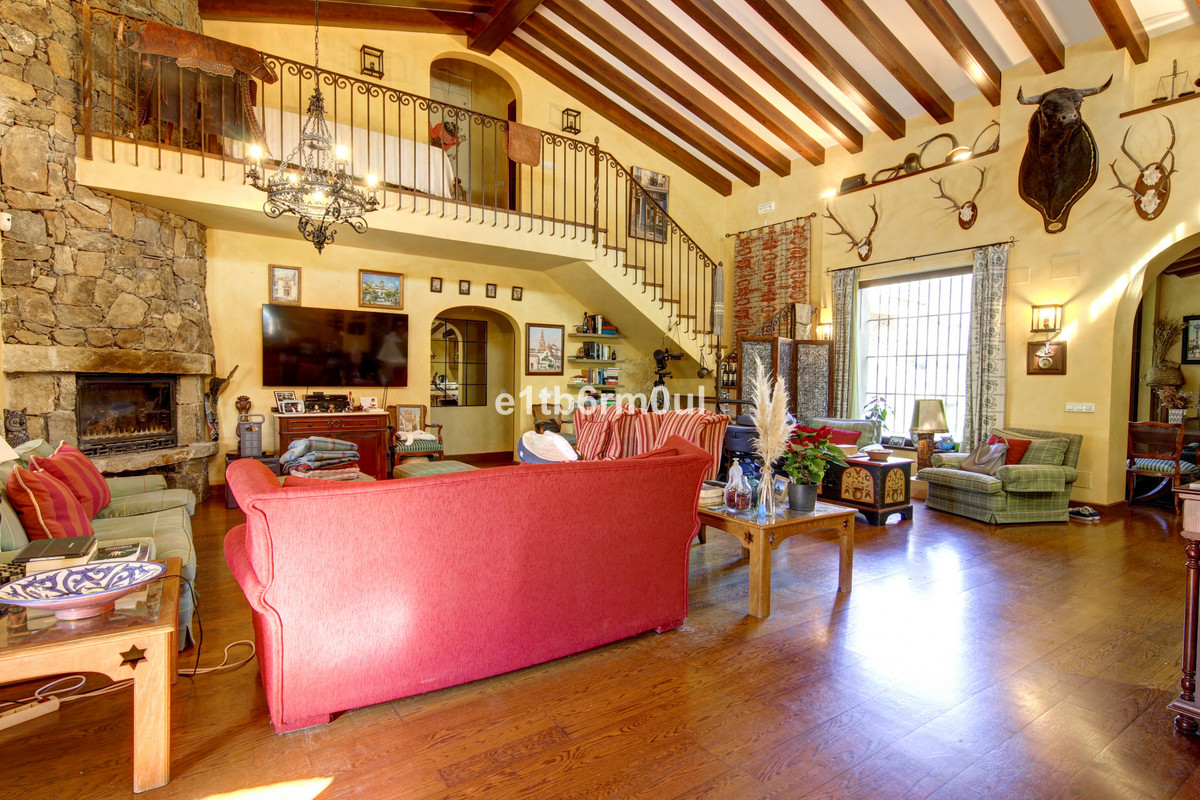 Se vende Finca - Cortijo de 5 dormitorios en Costa Del Sol, Málaga, España