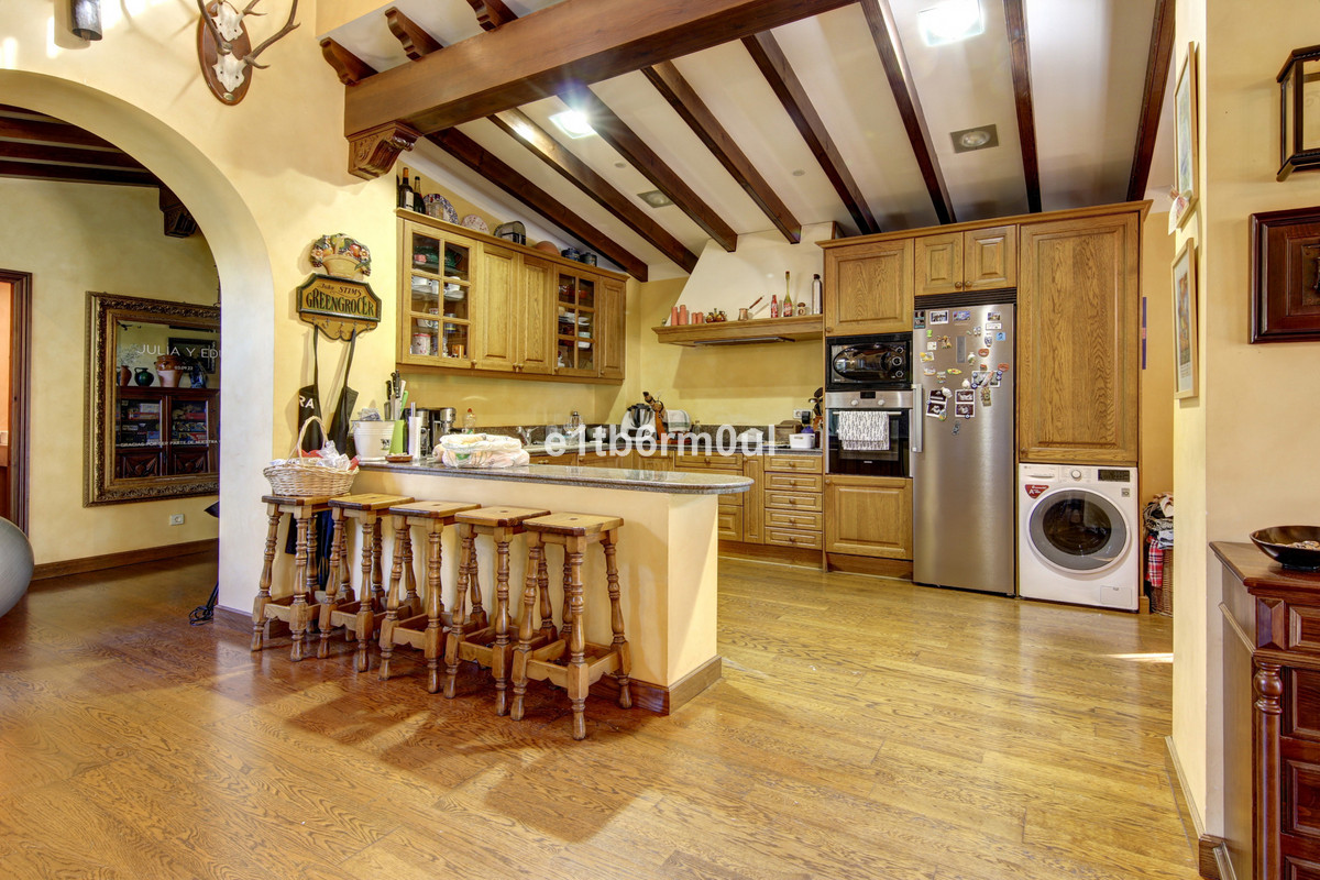 Se vende Finca - Cortijo de 5 dormitorios en Costa Del Sol, Málaga, España