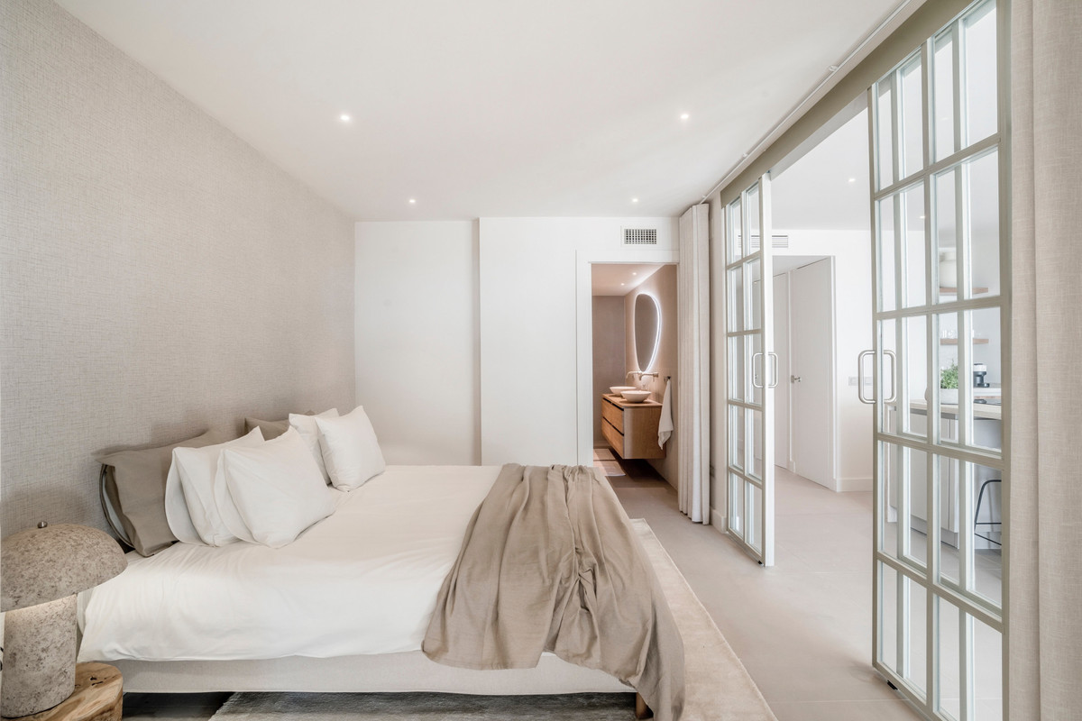 Se vende Apartamento Planta Baja de 3 dormitorios en Costa Del Sol, Málaga, España