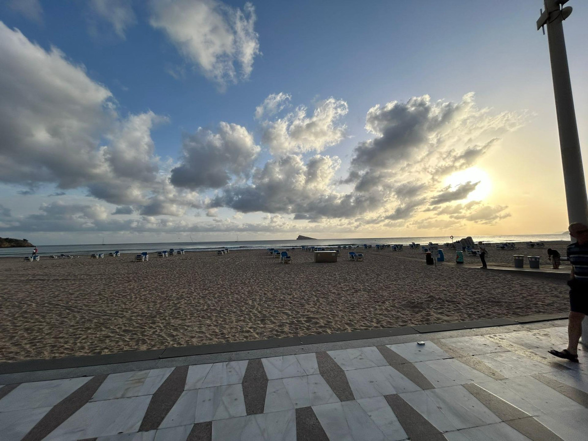 Se vende Apartamento Planta Media de 3 dormitorios en Costa Blanca, Alicante, España