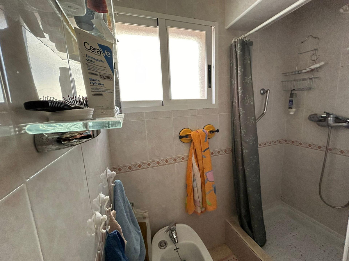 Se vende Apartamento Planta Media de 3 dormitorios en Costa Blanca, Alicante, España