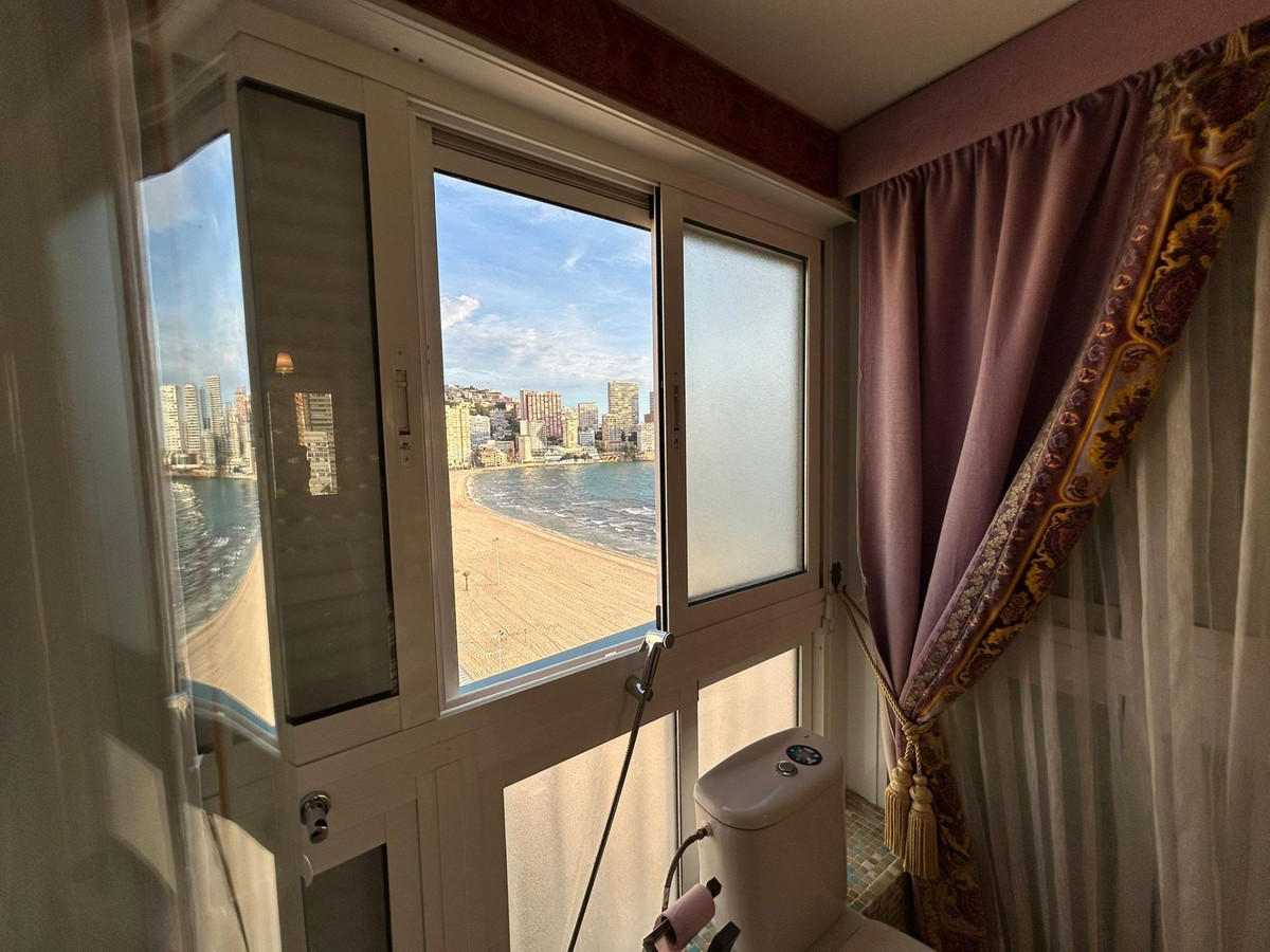 Se vende Apartamento Planta Media de 3 dormitorios en Costa Blanca, Alicante, España