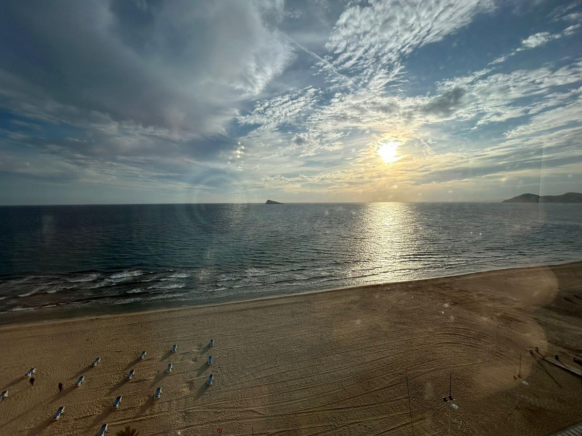 Se vende Apartamento Planta Media de 3 dormitorios en Costa Blanca, Alicante, España