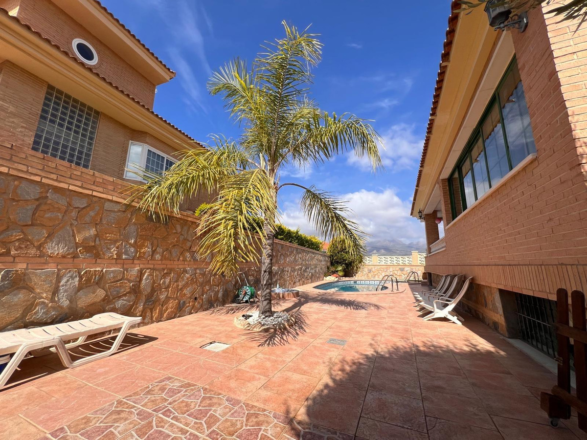 Se vende Bungalow de 8 dormitorios en Costa Blanca, Alicante, España