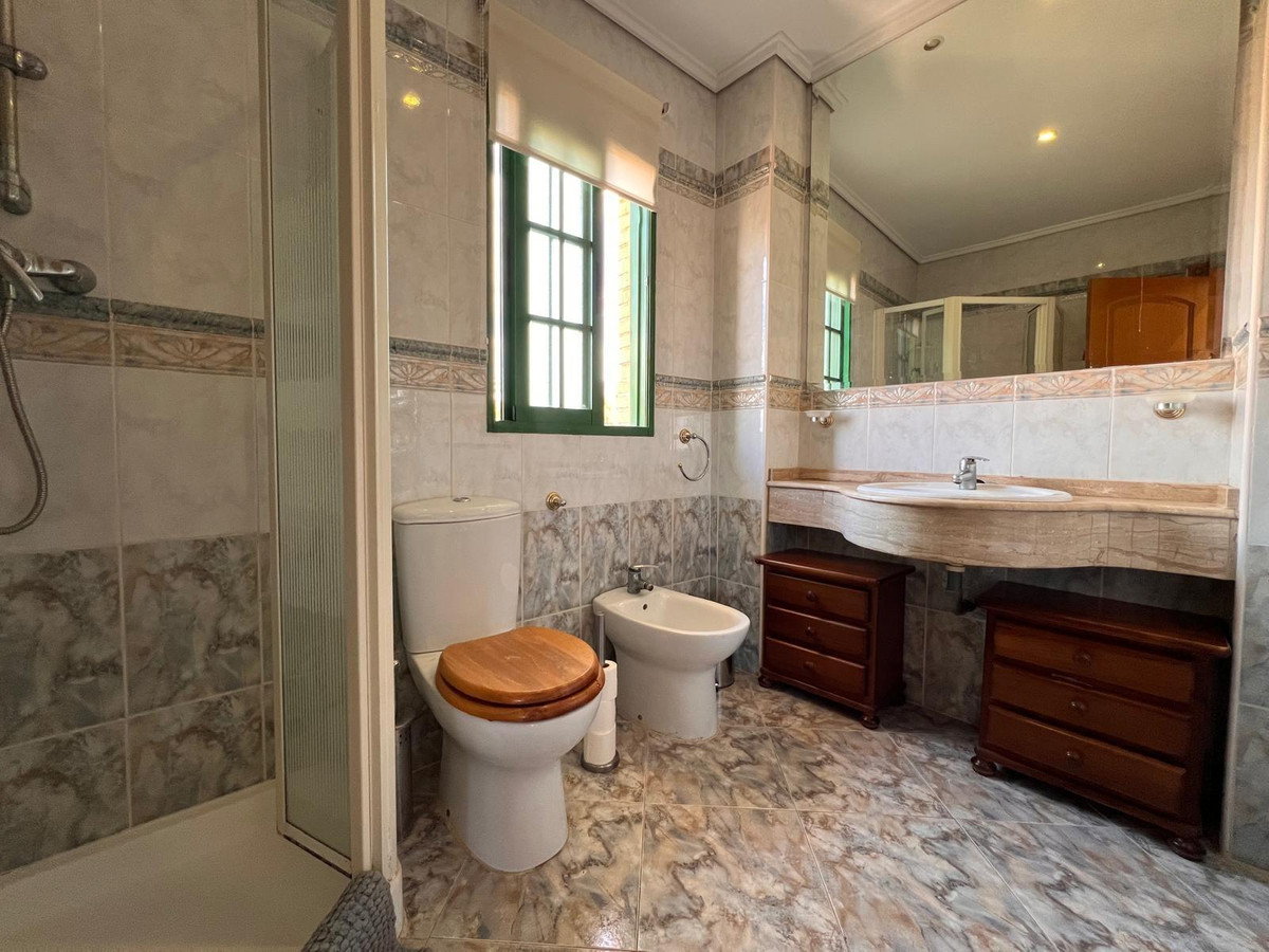Se vende Bungalow de 8 dormitorios en Costa Blanca, Alicante, España