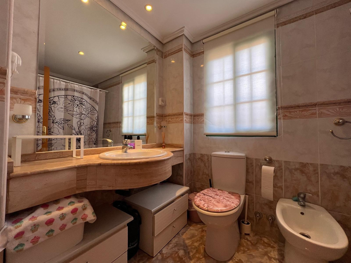 Se vende Bungalow de 8 dormitorios en Costa Blanca, Alicante, España