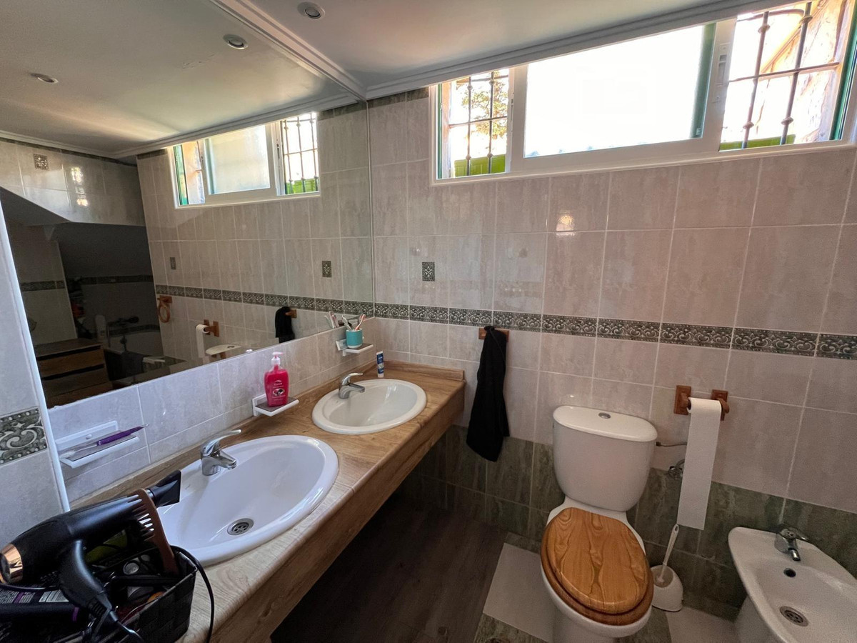 Se vende Bungalow de 8 dormitorios en Costa Blanca, Alicante, España
