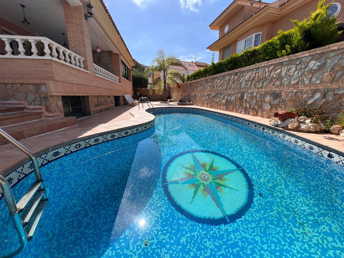 Se vende Bungalow de 8 dormitorios en Costa Blanca, Alicante, España
