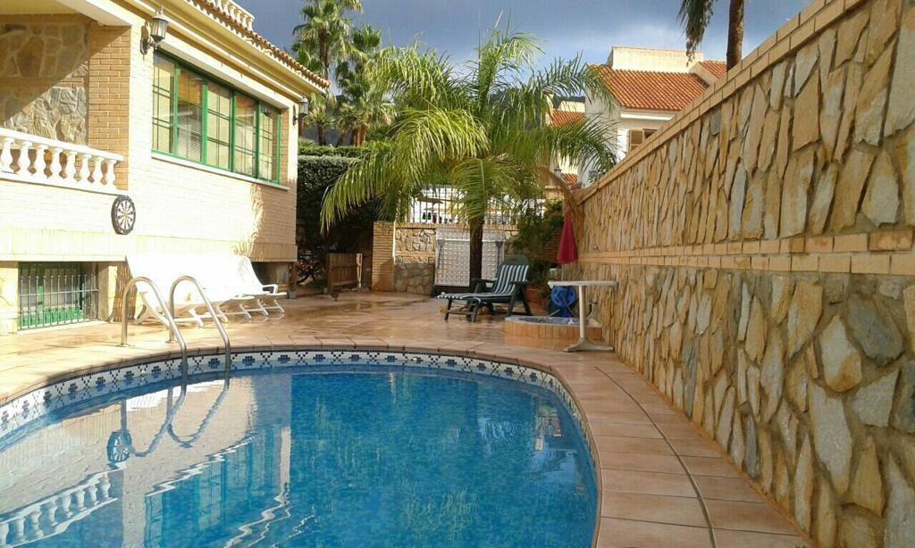 Se vende Bungalow de 8 dormitorios en Costa Blanca, Alicante, España
