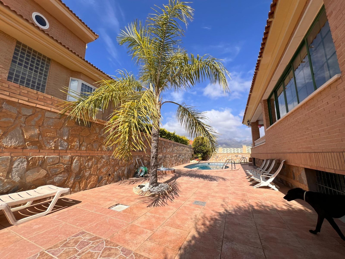 Se vende Bungalow de 8 dormitorios en Costa Blanca, Alicante, España