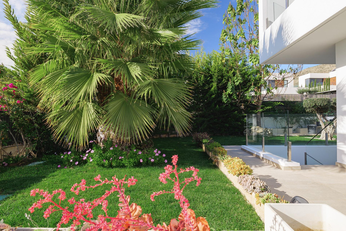 5 Bed Townhouse for sale in Finestrat Costa Blanca, Alicante, Spain