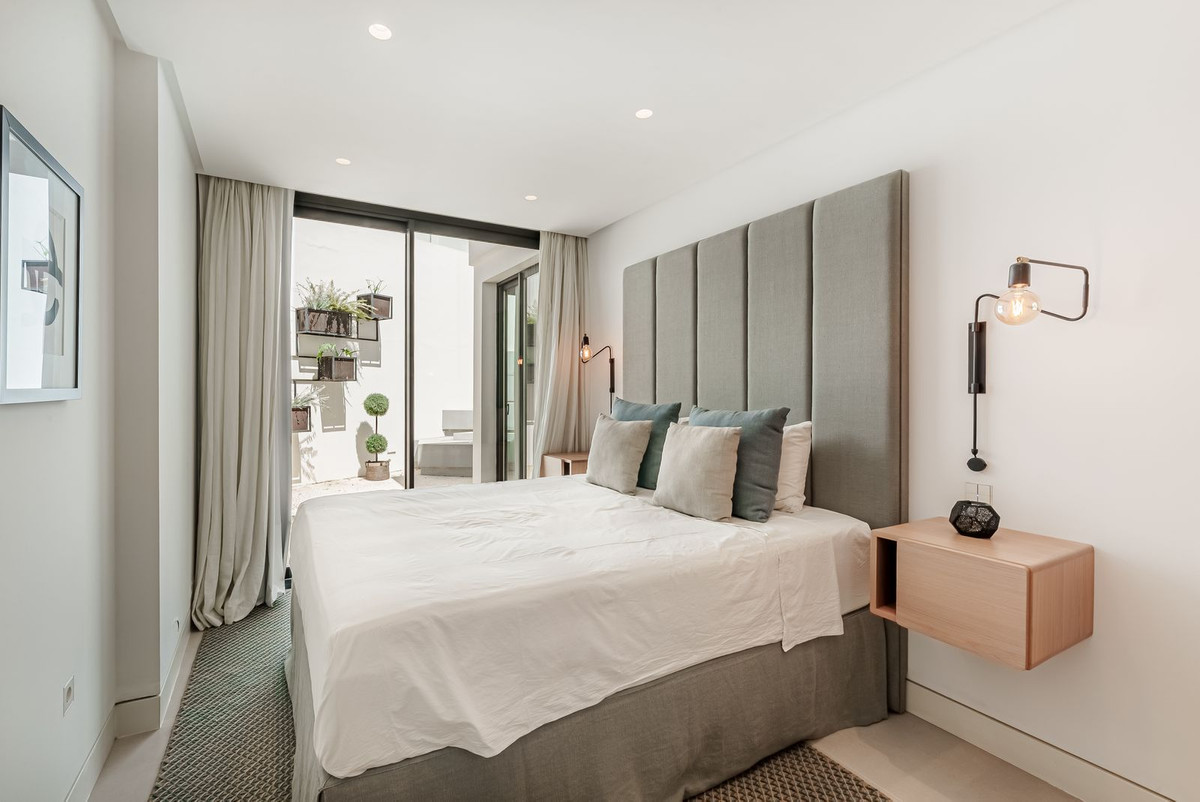 4 Bed Townhouse for sale in Nueva Andalucía Costa Del Sol, Málaga, Spain