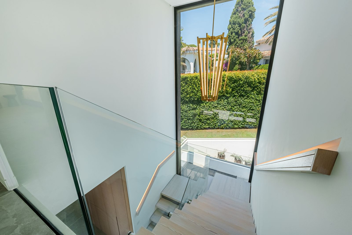 4 Bed Townhouse for sale in Nueva Andalucía Costa Del Sol, Málaga, Spain
