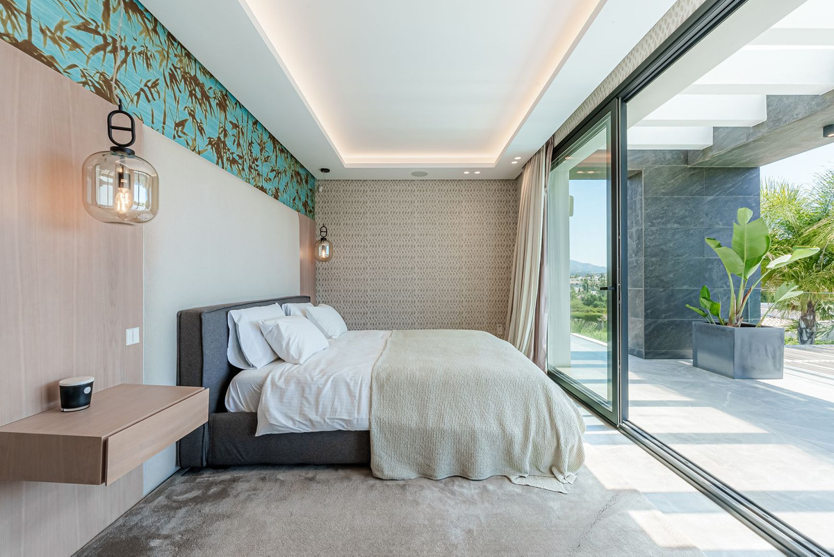 4 Bed Townhouse for sale in Nueva Andalucía Costa Del Sol, Málaga, Spain