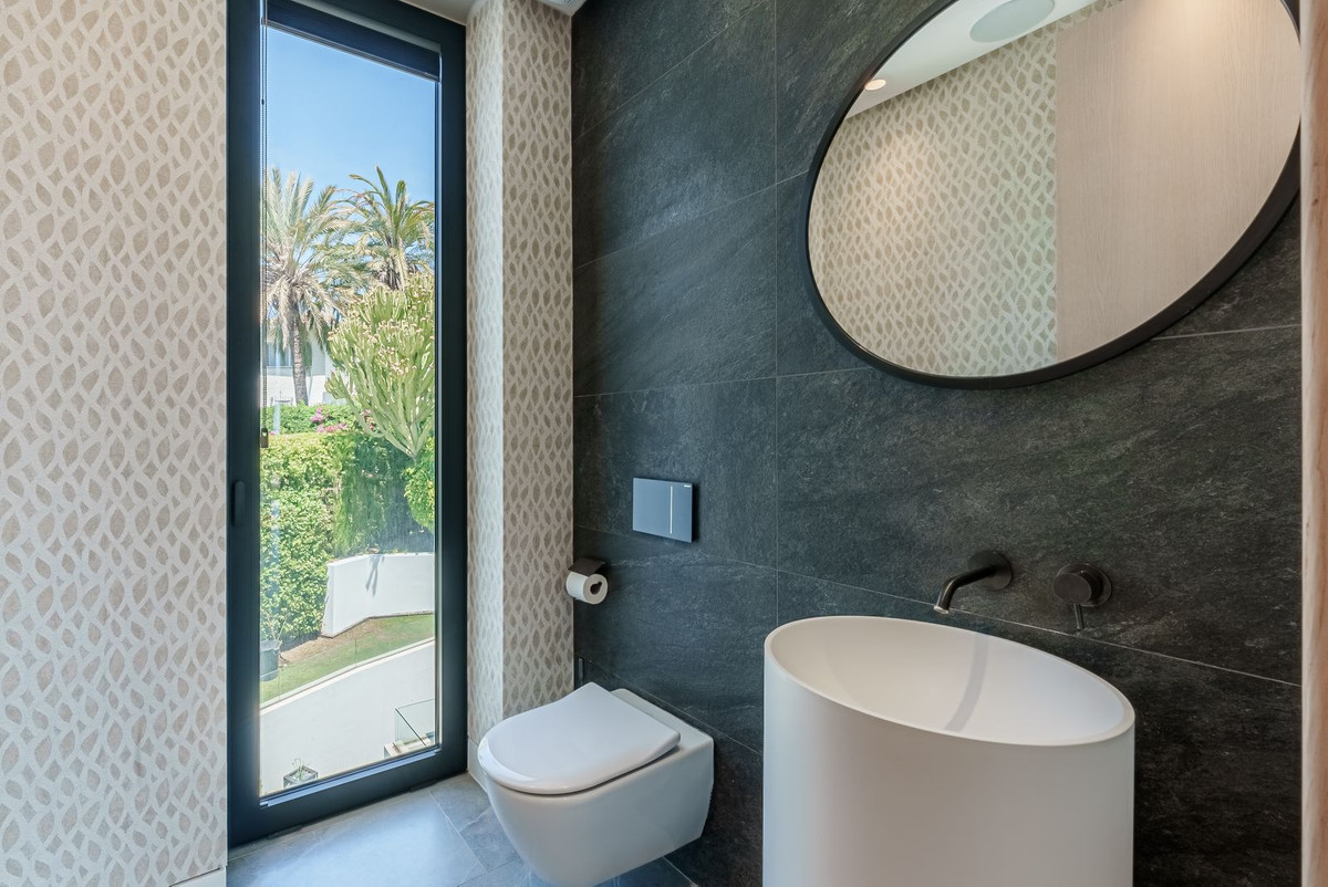 4 Bed Townhouse for sale in Nueva Andalucía Costa Del Sol, Málaga, Spain