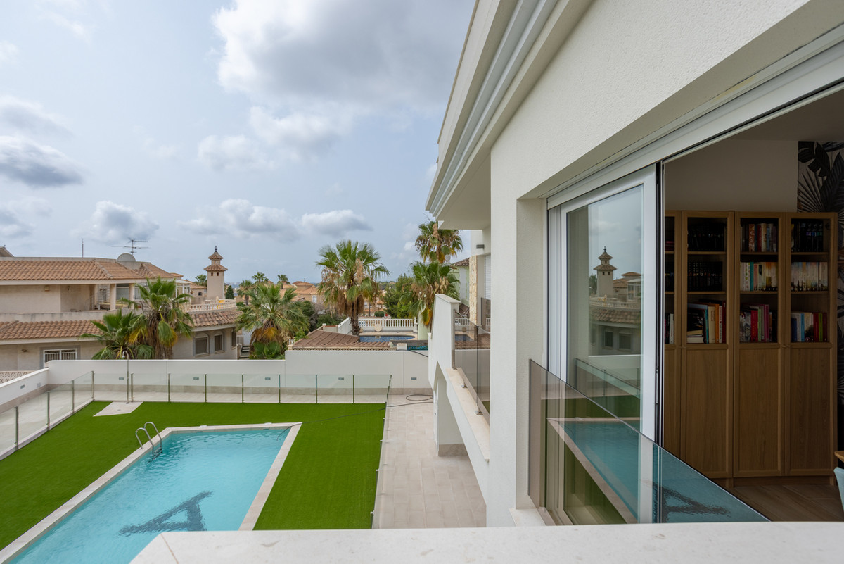 2 Bed Apartment for sale in Villamartin Costa Blanca, Alicante, Spain