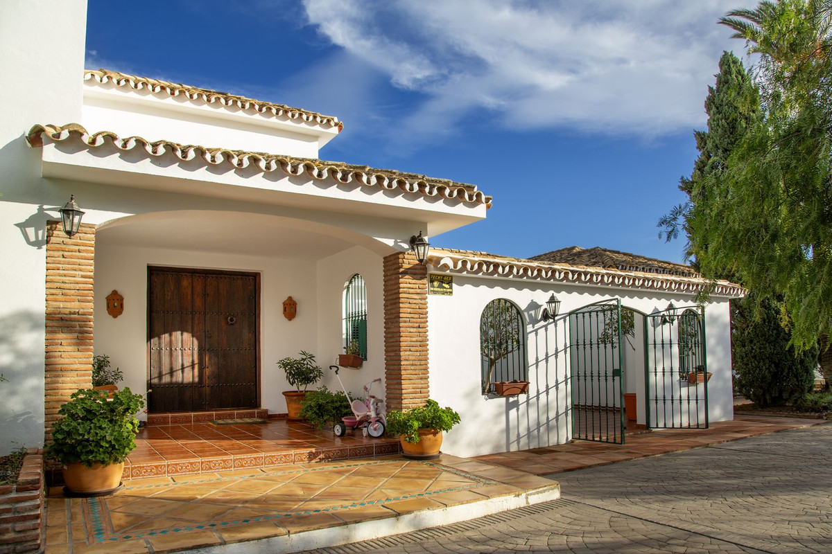6 Bed Townhouse for sale in La Cala Golf Costa Del Sol, Málaga, Spain