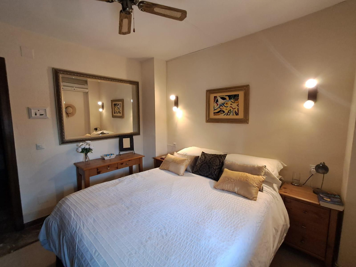 2 Bed Apartment for sale in Fuengirola Costa Del Sol, Málaga, Spain