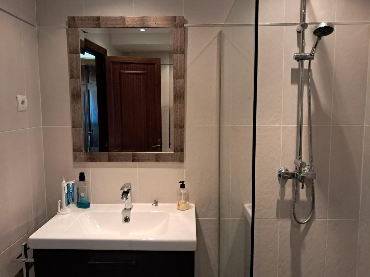 2 Bed Apartment for sale in Fuengirola Costa Del Sol, Málaga, Spain