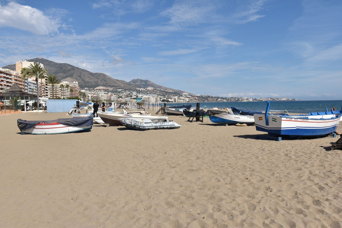 2 Bed Apartment for sale in Fuengirola Costa Del Sol, Málaga, Spain