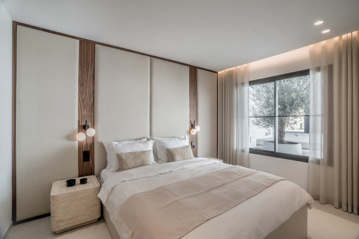 Se vende Pareada de 5 dormitorios en Costa Del Sol, Málaga, España
