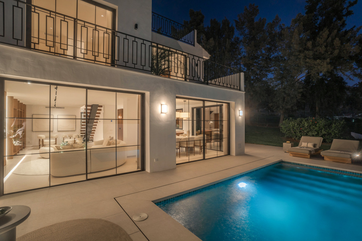 Se vende Pareada de 5 dormitorios en Costa Del Sol, Málaga, España