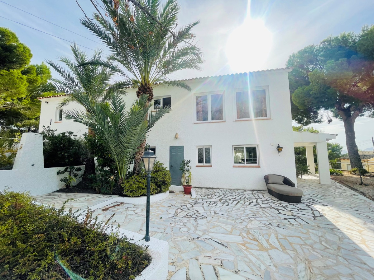 Se vende Villa - Chalet de 6 dormitorios en Costa Blanca, Alicante, España