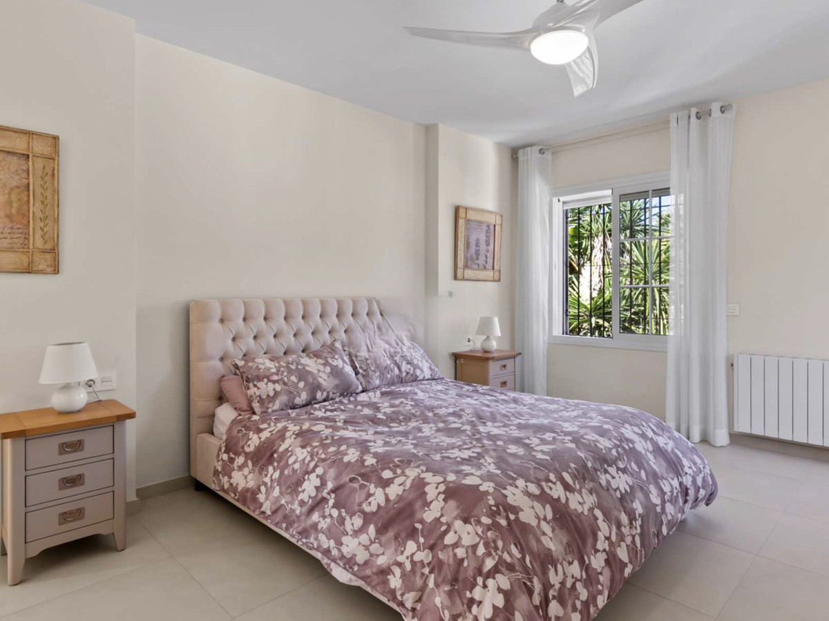 5 Bed Townhouse for sale in El Paraiso Costa Del Sol, Málaga, Spain