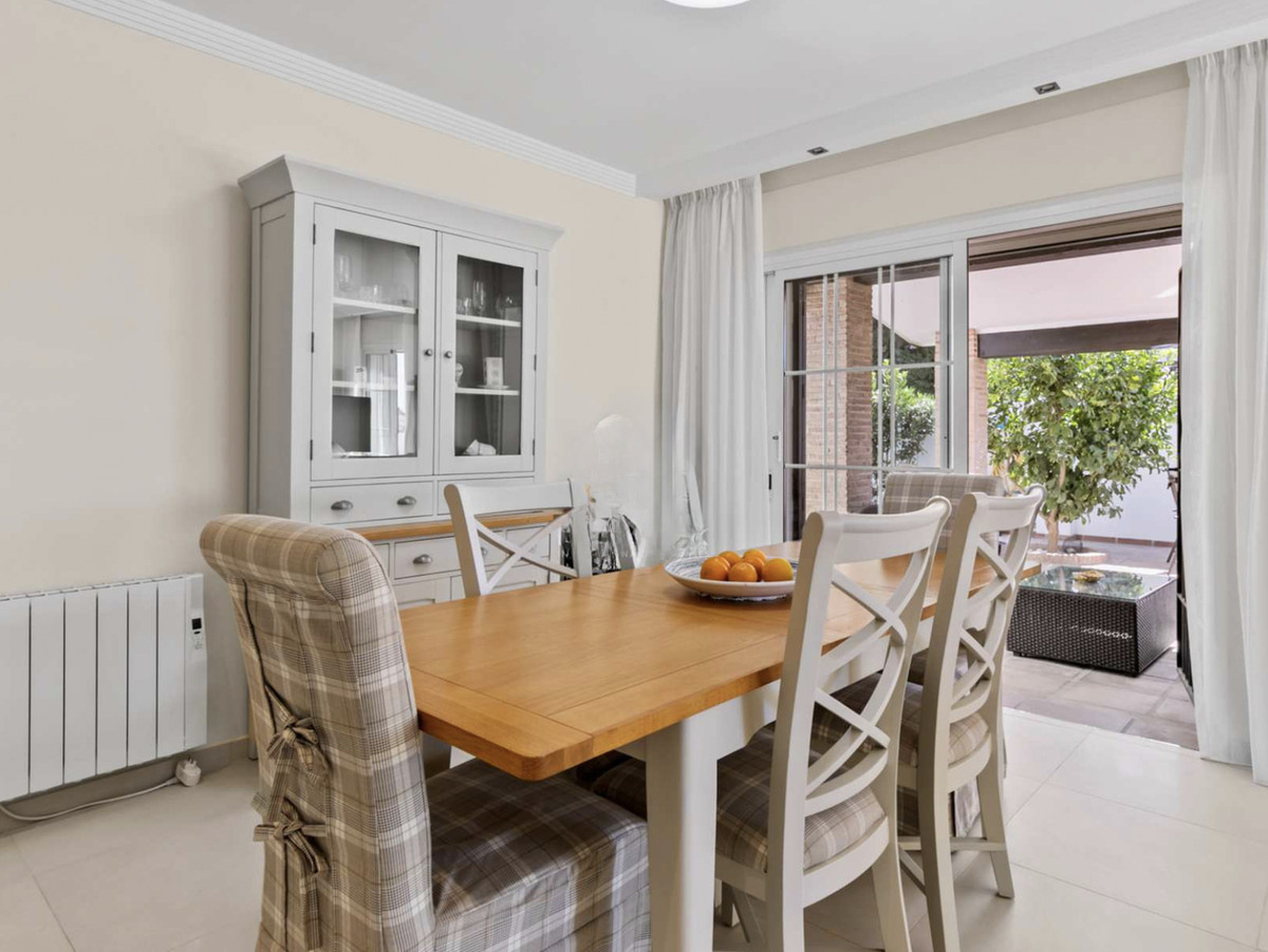 5 Bed Townhouse for sale in El Paraiso Costa Del Sol, Málaga, Spain