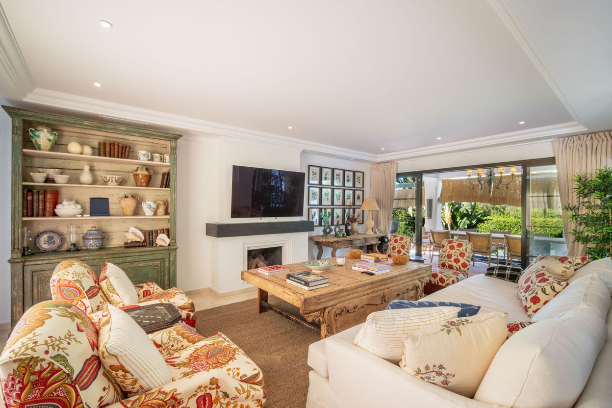 Se vende Villa - Chalet de 4 dormitorios en Costa Del Sol, Málaga, España