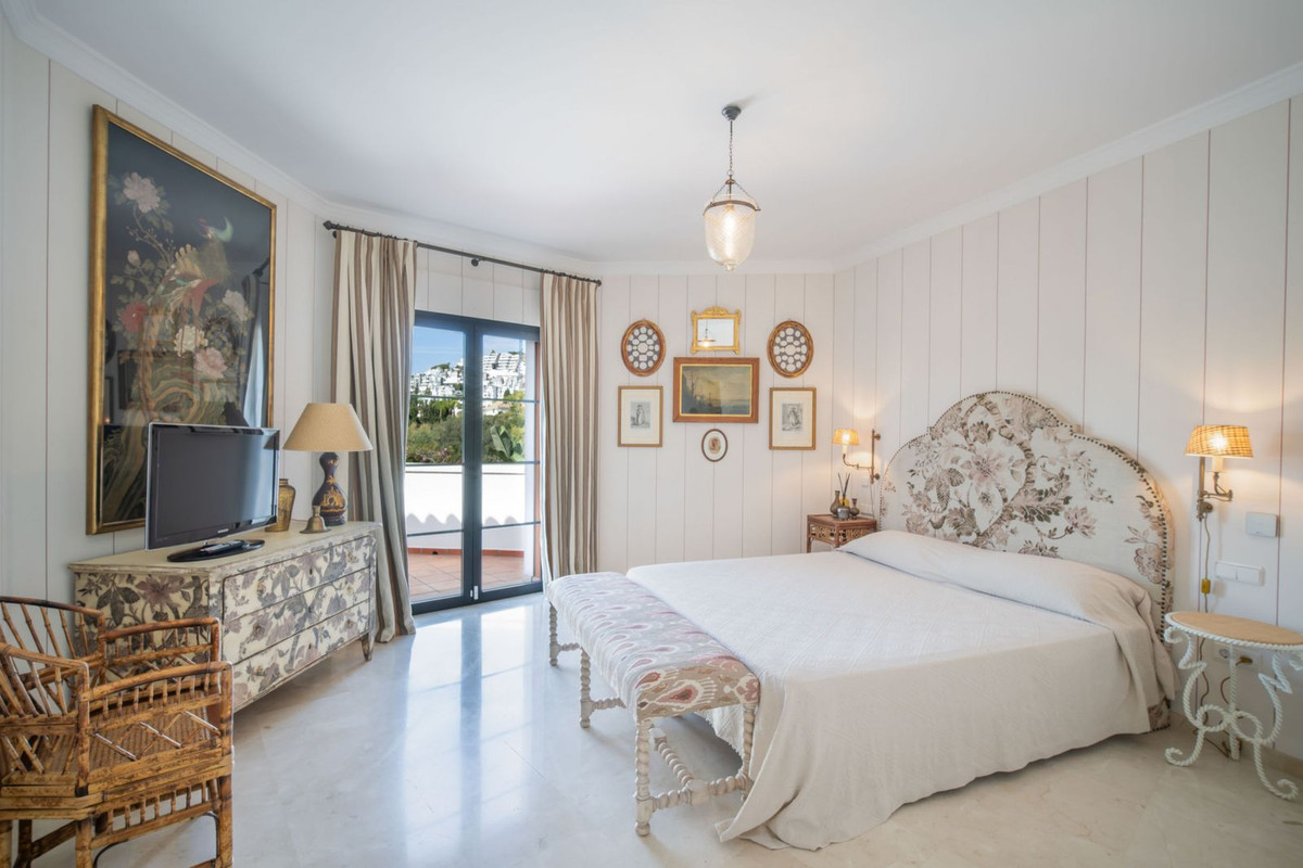Se vende Villa - Chalet de 4 dormitorios en Costa Del Sol, Málaga, España