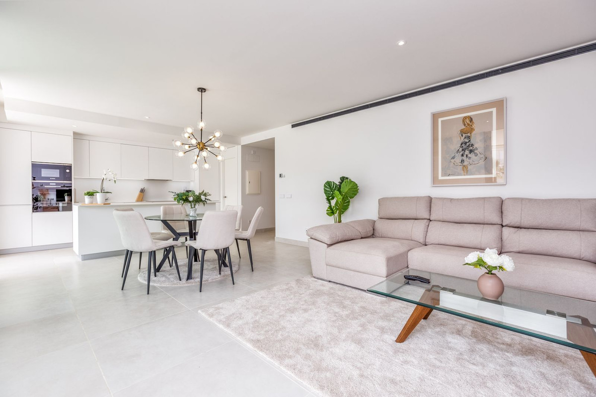 2 Bed Apartment for sale in Fuengirola Costa Del Sol, Málaga, Spain