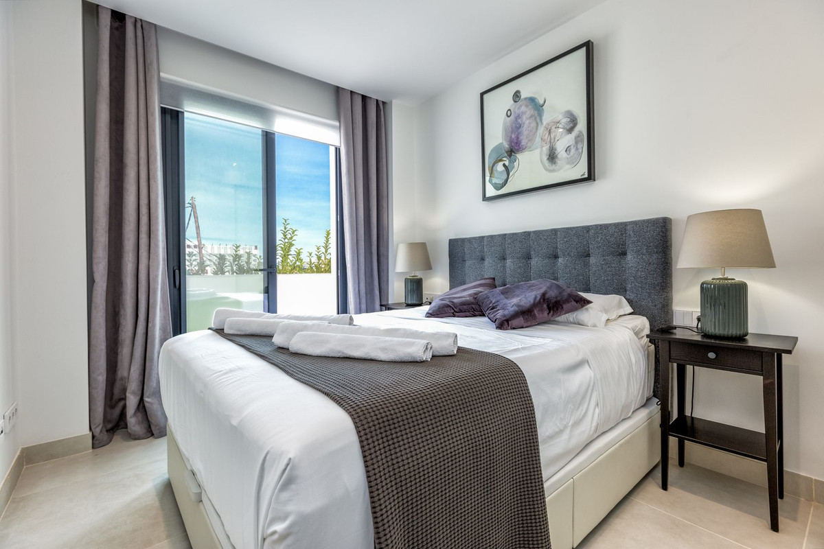 2 Bed Apartment for sale in Fuengirola Costa Del Sol, Málaga, Spain