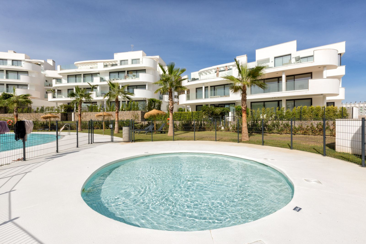 2 Bed Apartment for sale in Fuengirola Costa Del Sol, Málaga, Spain