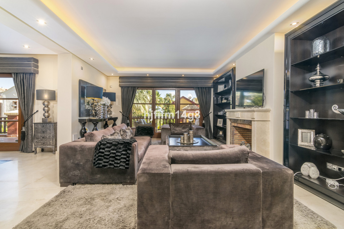 6 Bed Townhouse for sale in The Golden Mile Costa Del Sol, Málaga, Spain