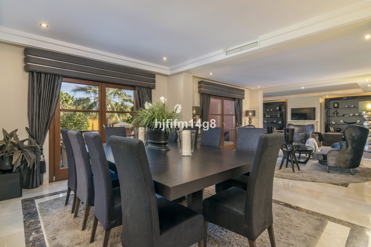 6 Bed Townhouse for sale in The Golden Mile Costa Del Sol, Málaga, Spain