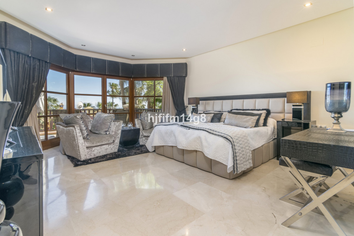 6 Bed Townhouse for sale in The Golden Mile Costa Del Sol, Málaga, Spain