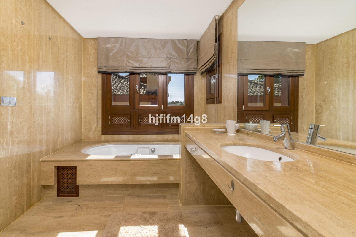 6 Bed Townhouse for sale in The Golden Mile Costa Del Sol, Málaga, Spain