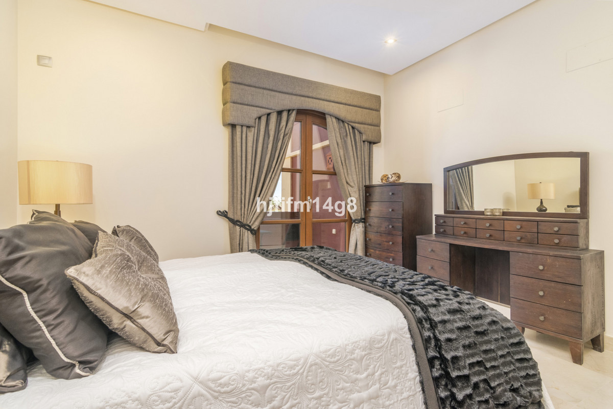 6 Bed Townhouse for sale in The Golden Mile Costa Del Sol, Málaga, Spain