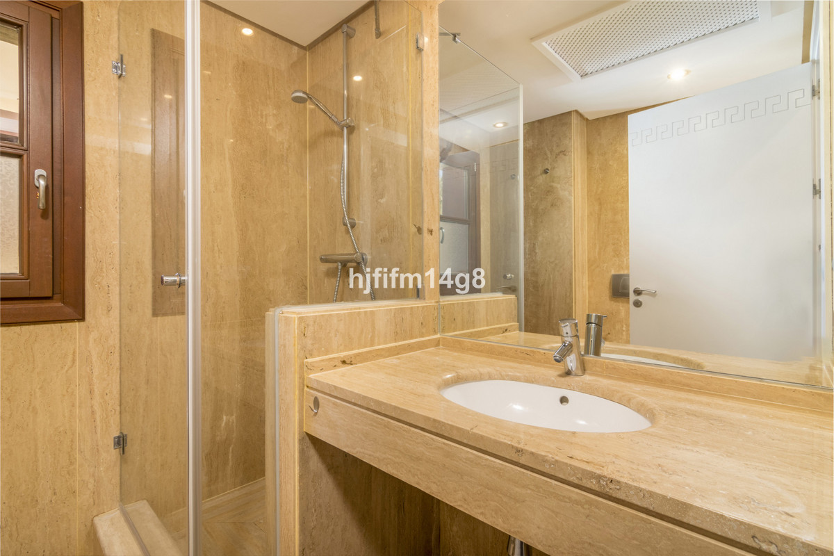 6 Bed Townhouse for sale in The Golden Mile Costa Del Sol, Málaga, Spain