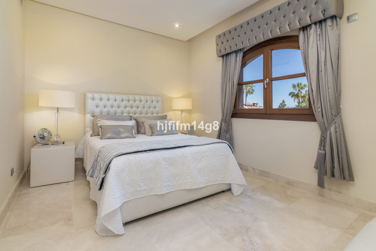6 Bed Townhouse for sale in The Golden Mile Costa Del Sol, Málaga, Spain