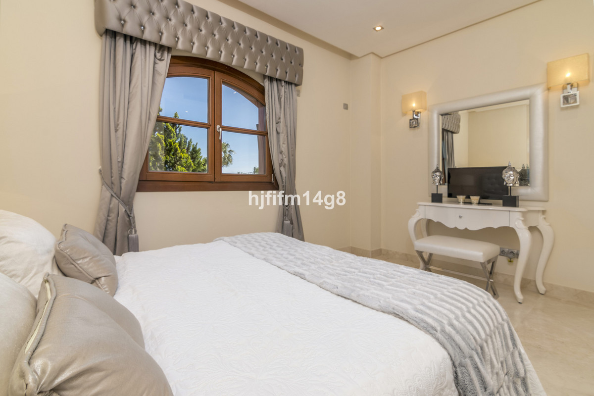 6 Bed Townhouse for sale in The Golden Mile Costa Del Sol, Málaga, Spain
