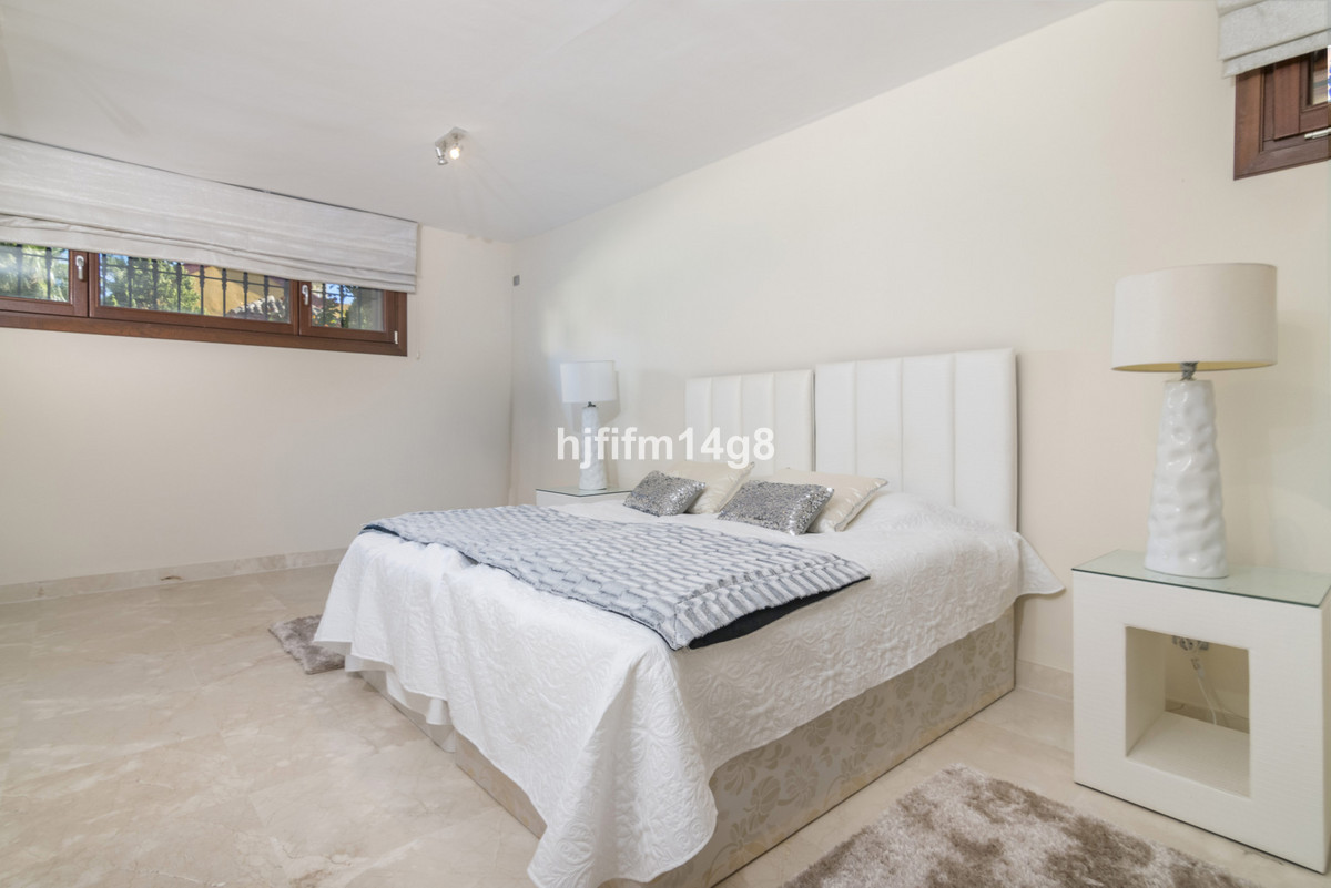 6 Bed Townhouse for sale in The Golden Mile Costa Del Sol, Málaga, Spain