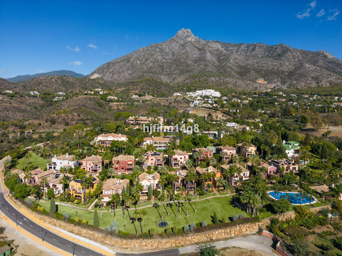 6 Bed Townhouse for sale in The Golden Mile Costa Del Sol, Málaga, Spain