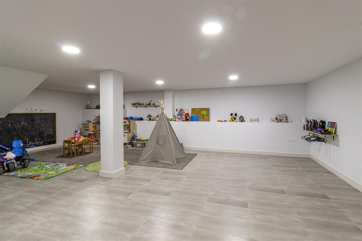 3 Bed Townhouse for sale in San Pedro De Alcántara Costa Del Sol, Málaga, Spain