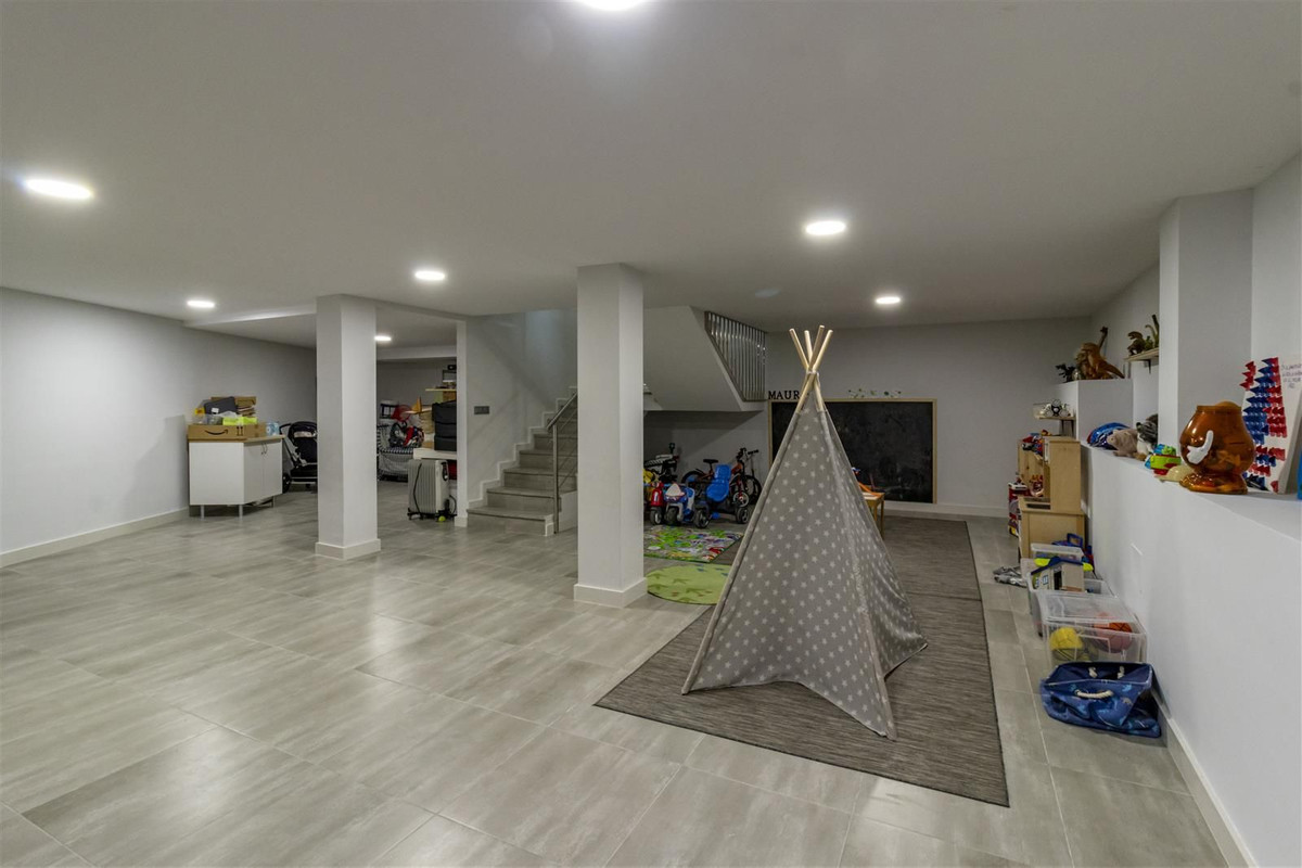 3 Bed Townhouse for sale in San Pedro De Alcántara Costa Del Sol, Málaga, Spain