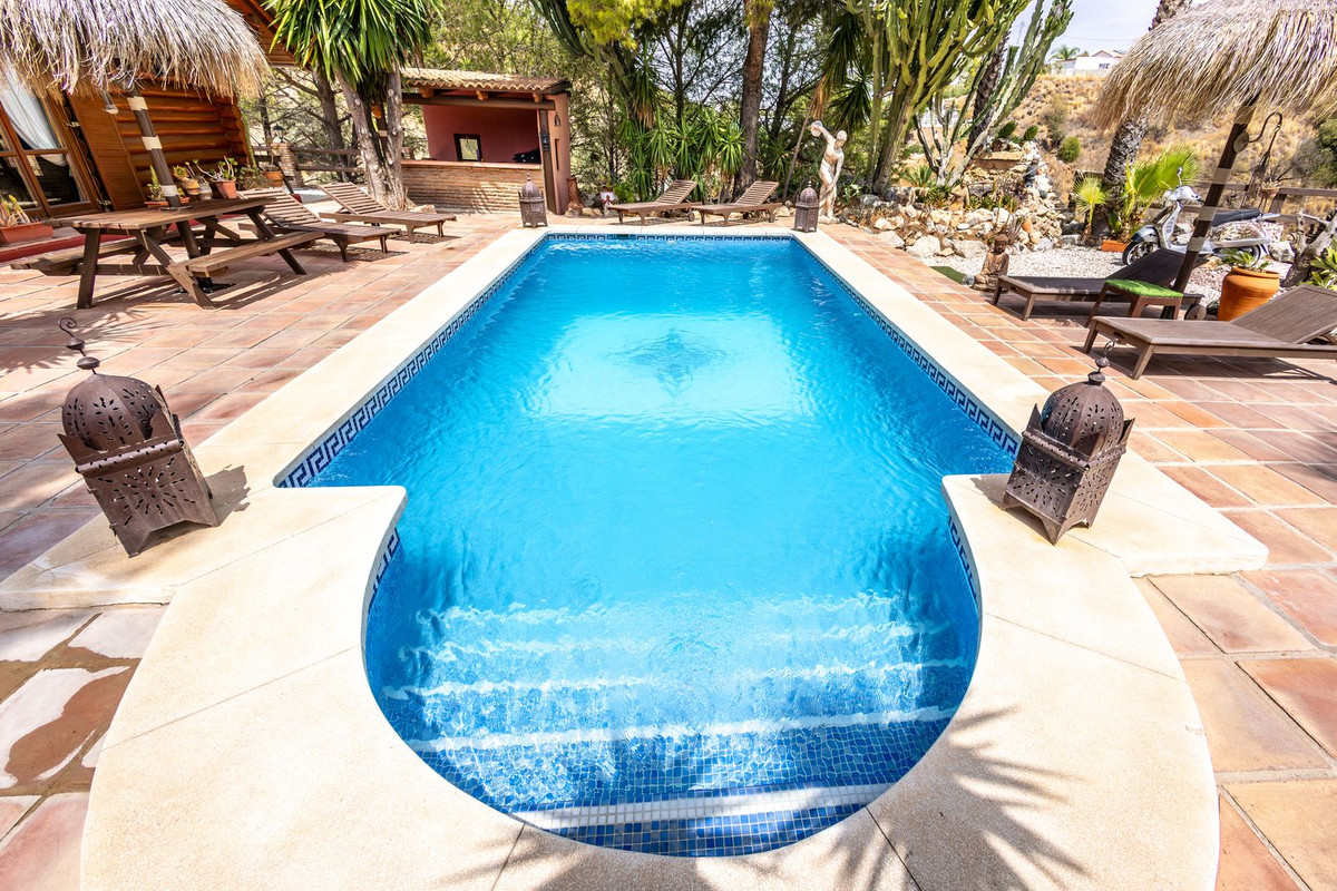 6 Bed Townhouse for sale in Alhaurín El Grande Costa Del Sol, Málaga, Spain